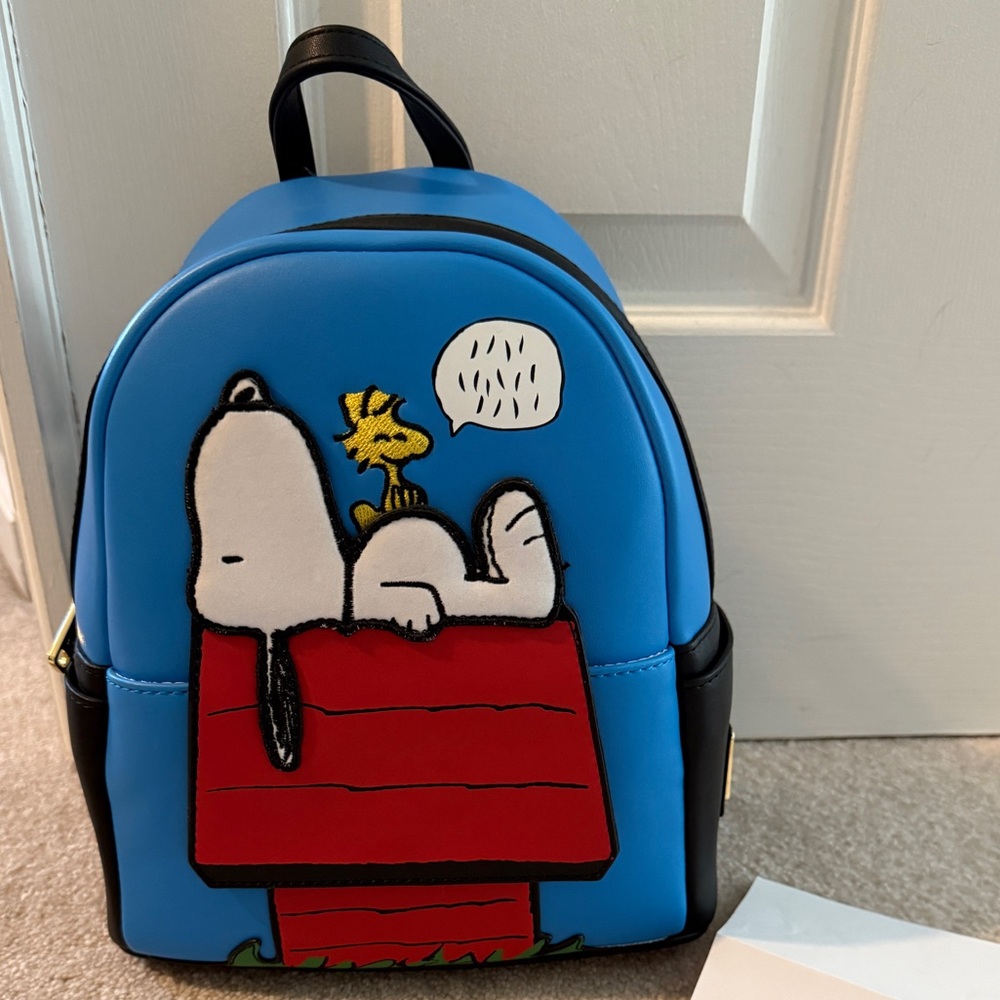Loungefly x Peanuts Snoopy Doghouse Mini Backpack
